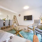 140qm 3br - Central, Cozy And Stylish