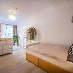 Apartment 140qm 3br - Central, Cozy And Stylish *