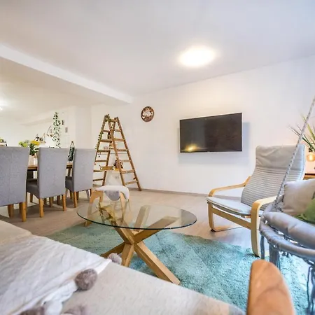 140qm 3br - Central, Cozy And Stylish